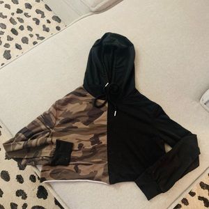 Cropped half army half black hoodie sweatshirt